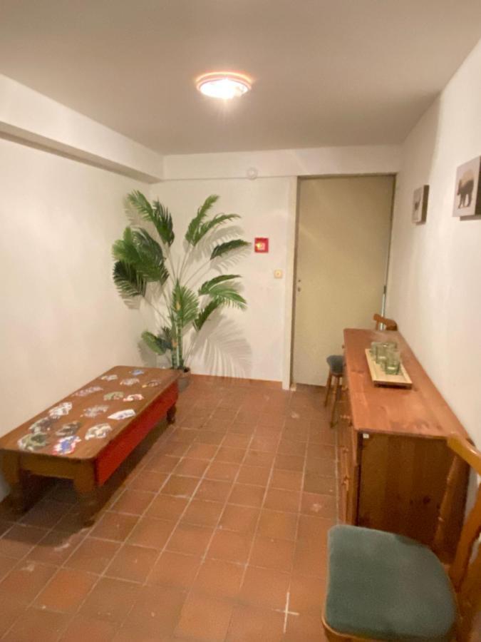 Cosy 2-Bedroom Apartment In The Center Of Hotton Ngoại thất bức ảnh